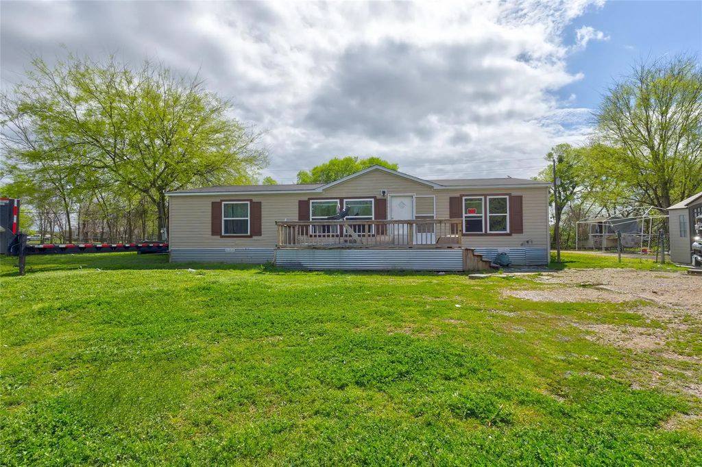 269 E Golden Oaks Drive, Mabank