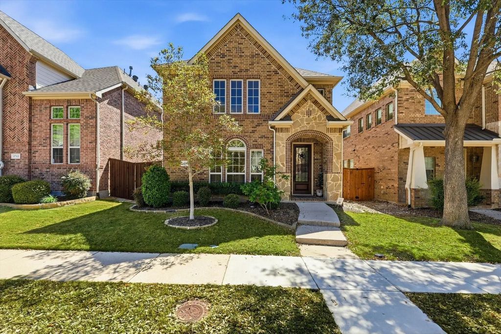 1708 Snow Owl Court, Carrollton