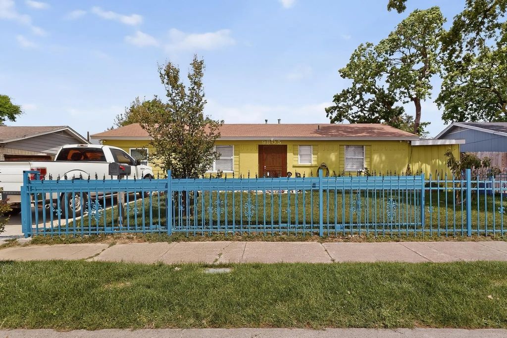 9805 Grady Lane, Dallas