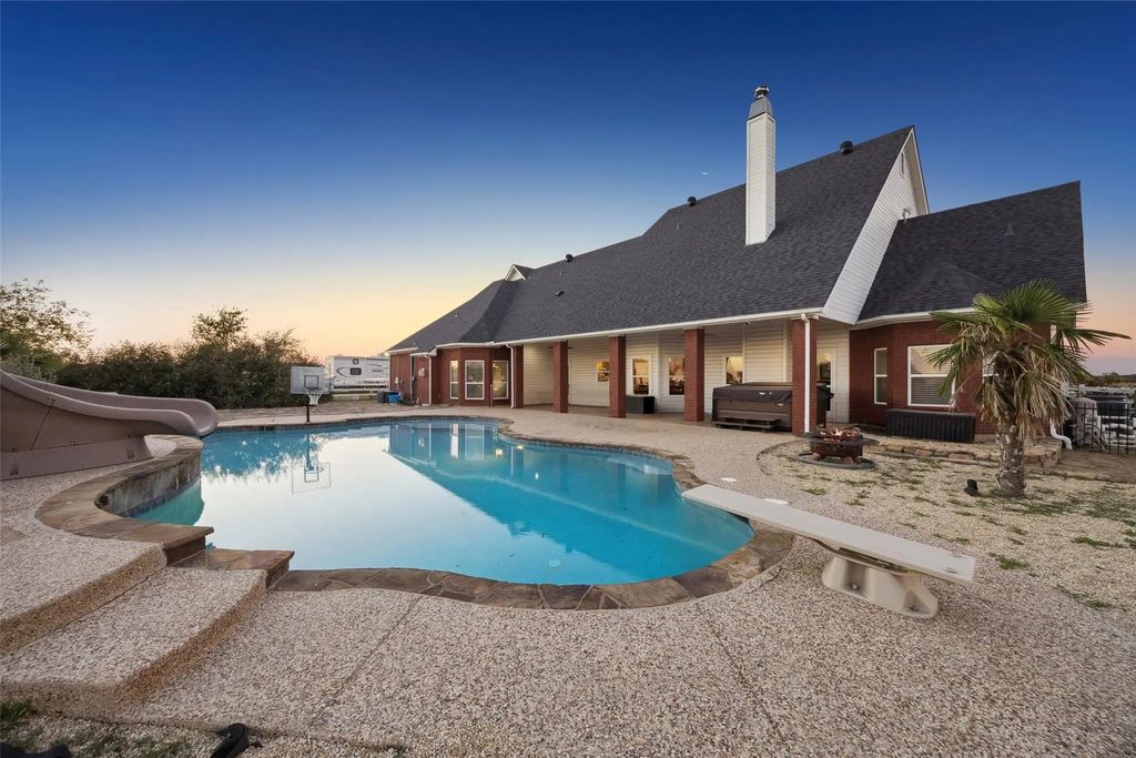 2751 Mitchell Road, Krum