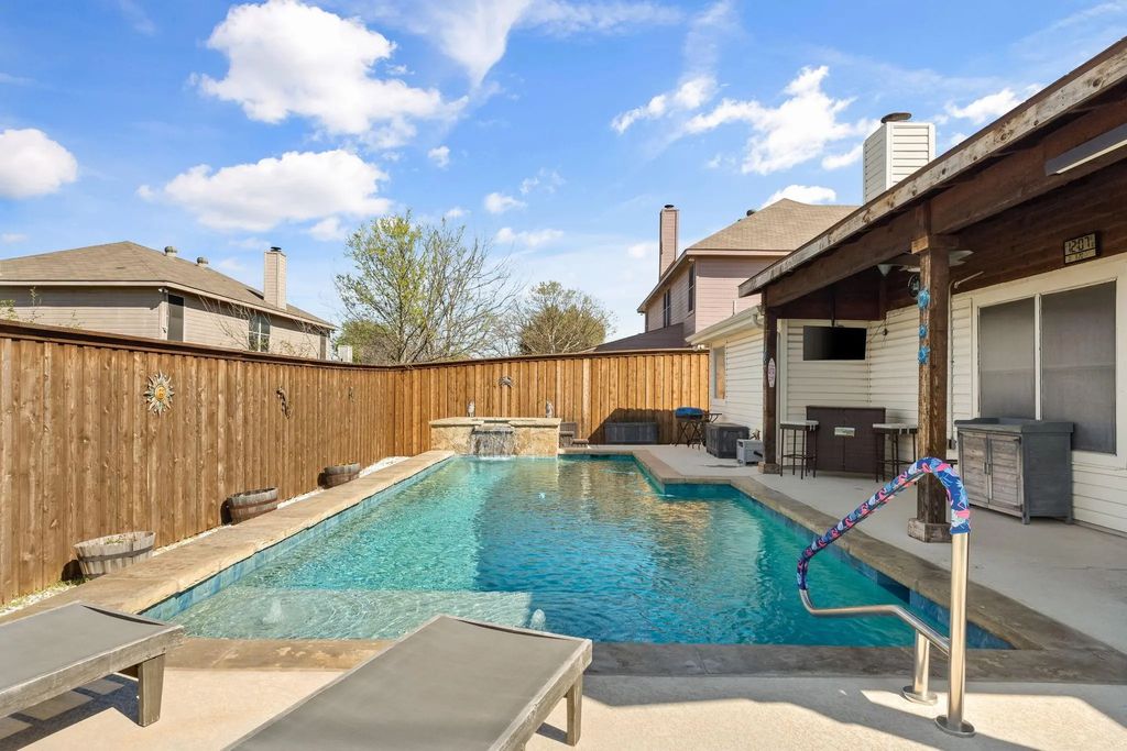 8001 Berkshire Drive, Fort Worth