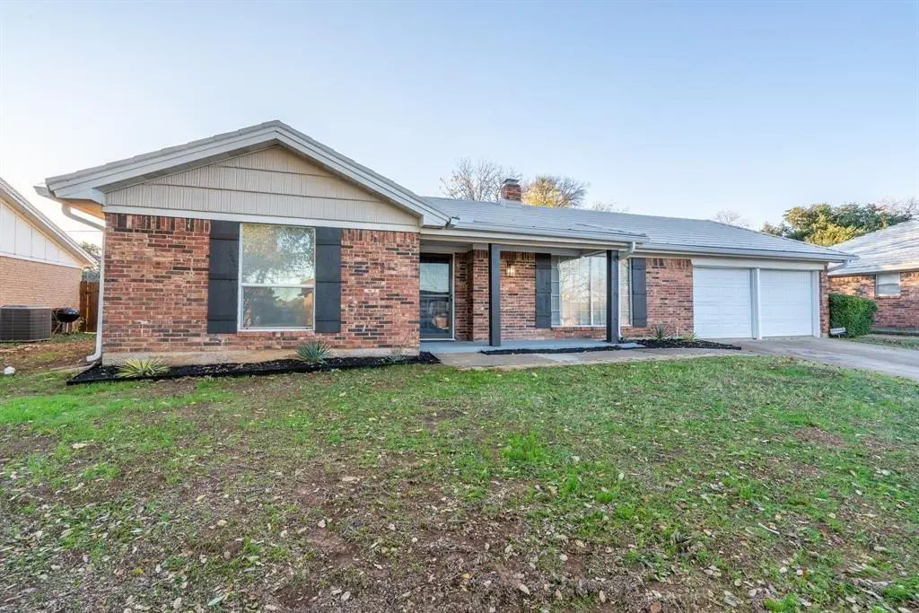 7812 Pebbleford Road, Fort Worth