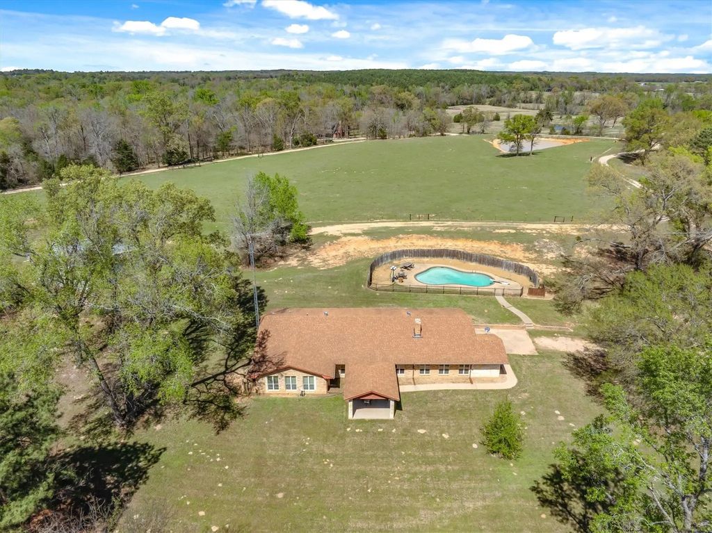 1800 Vz County Road 1207, Canton