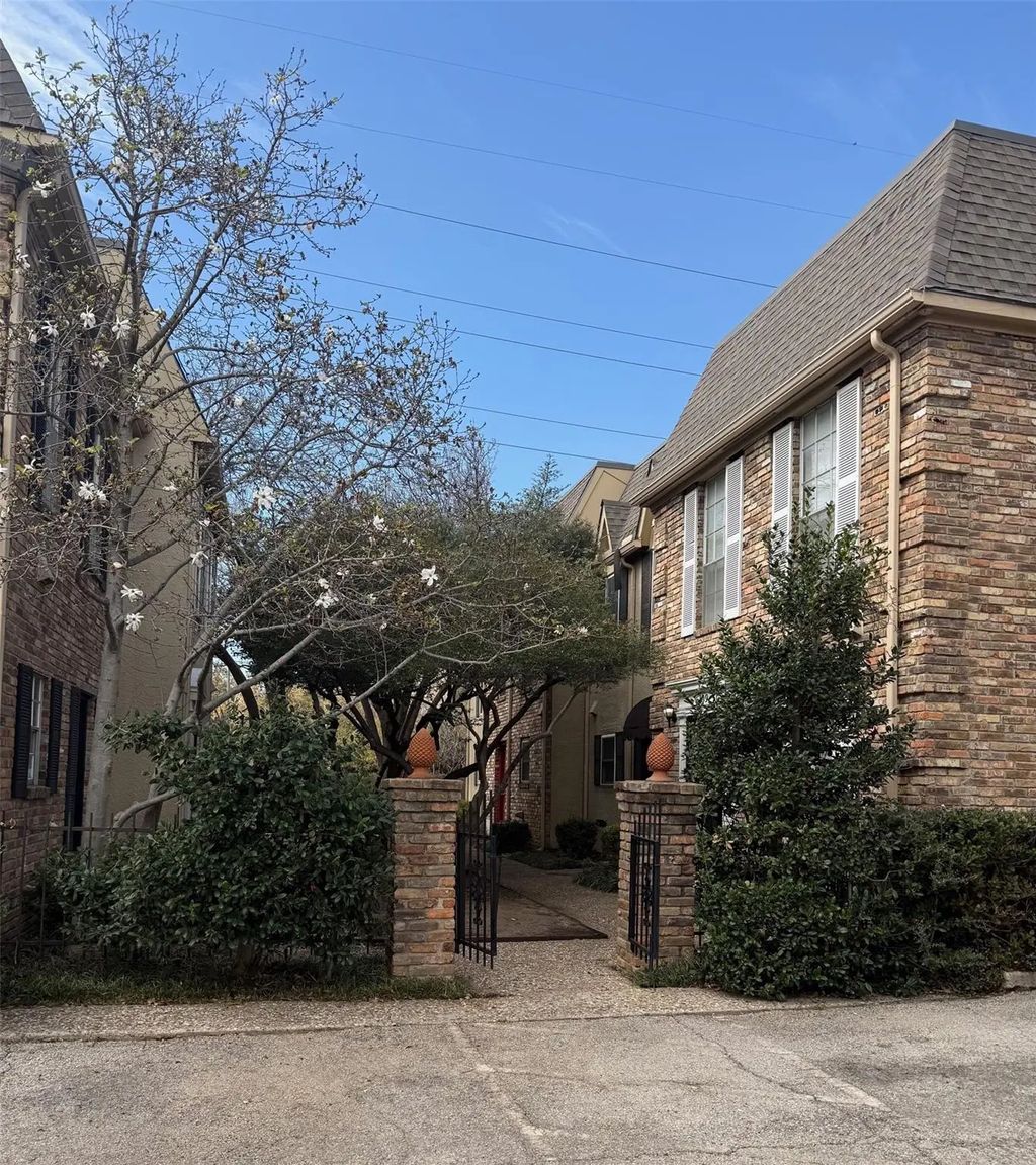 4017 Buena Vista Street 109, Dallas