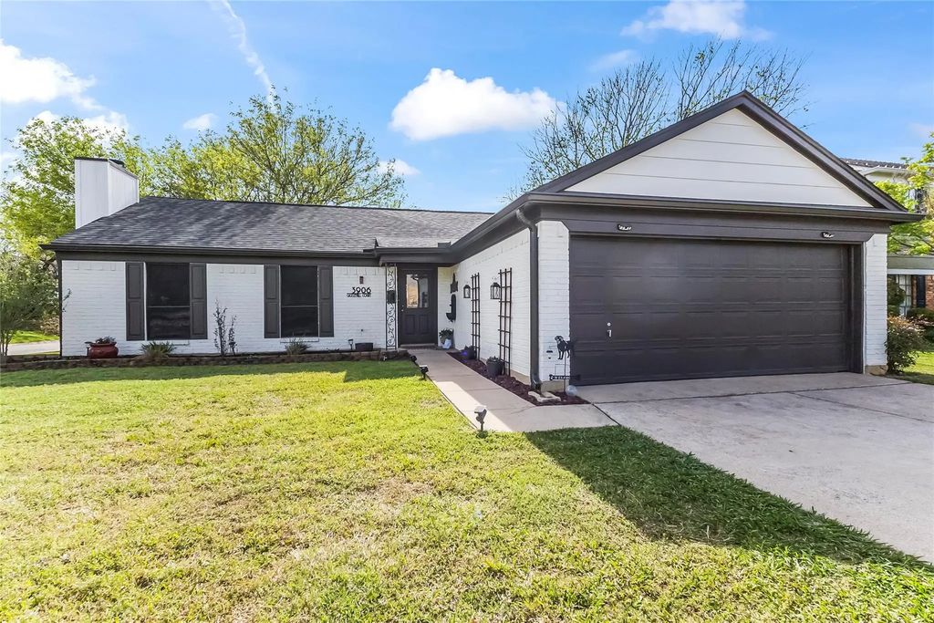 3906 Castlehill Court, Arlington