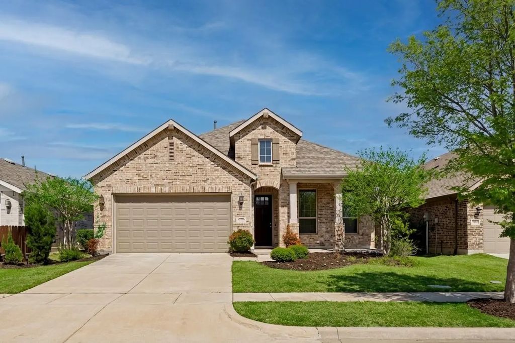 1921 Campground Way, Aubrey