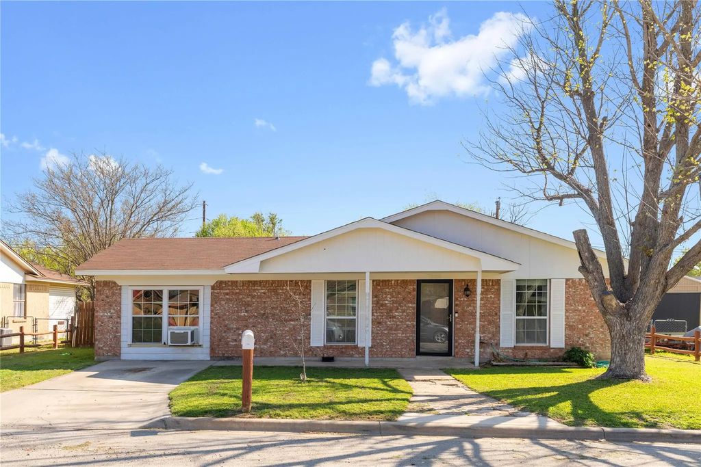 124 Meadow Lane, Early