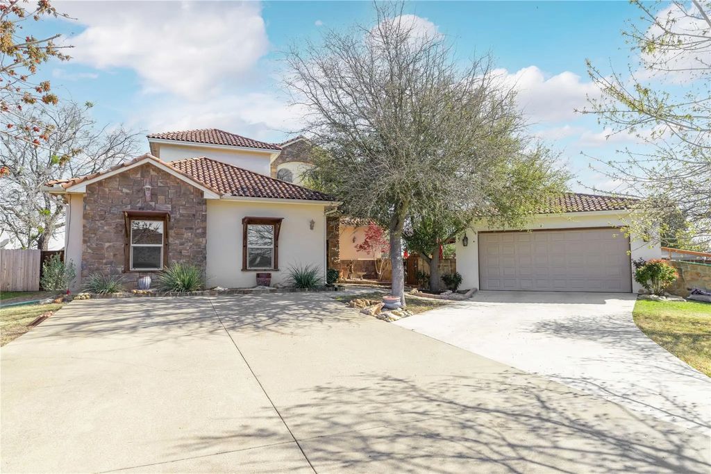 1737 Deer Run, Stephenville