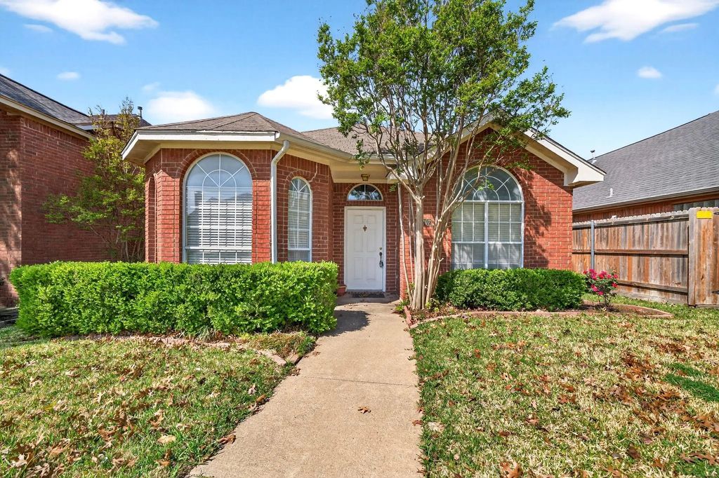 2207 Dallas Drive, Carrollton