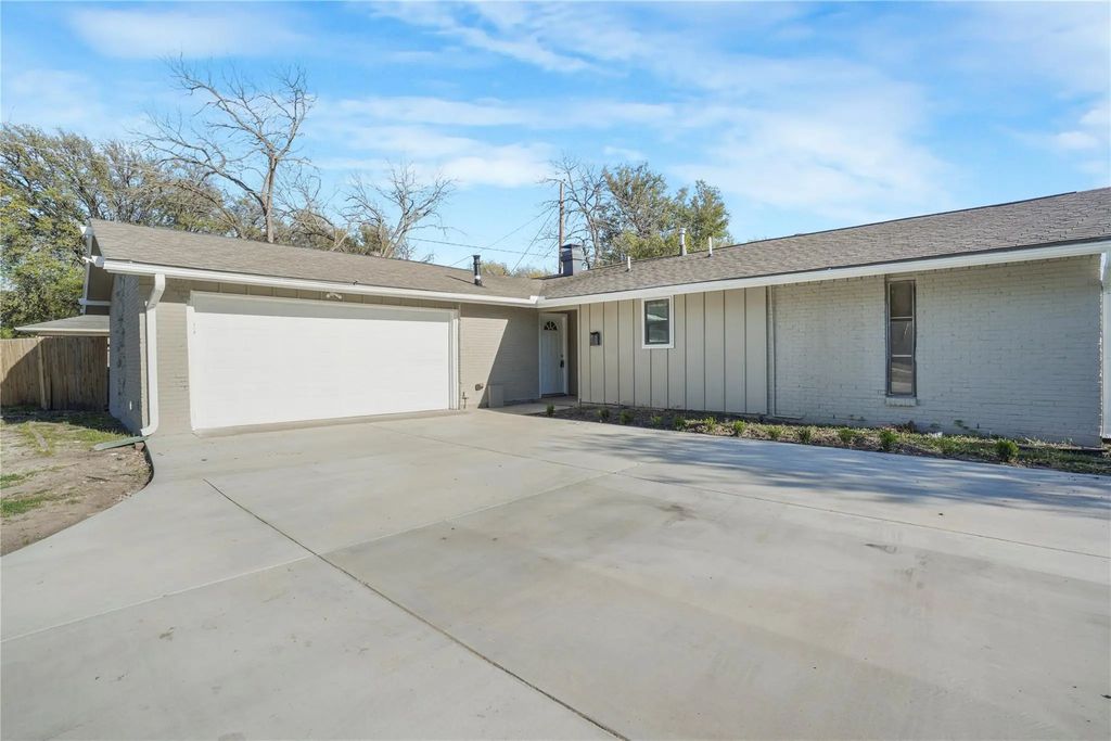 2900 Linden Lea, Irving
