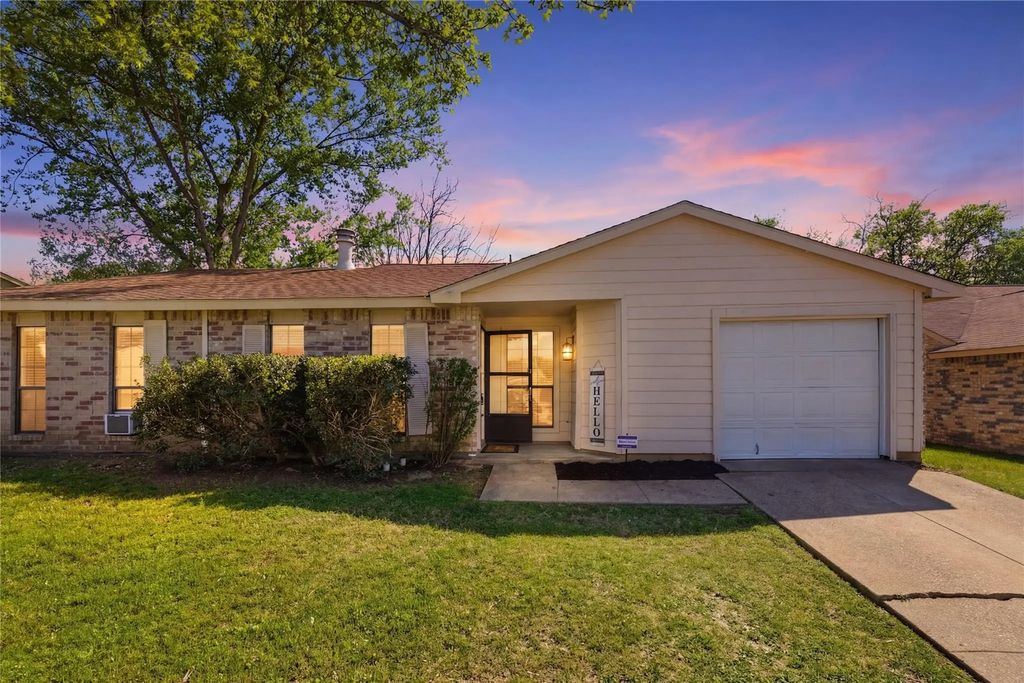 6958 Newberry Court W, Fort Worth