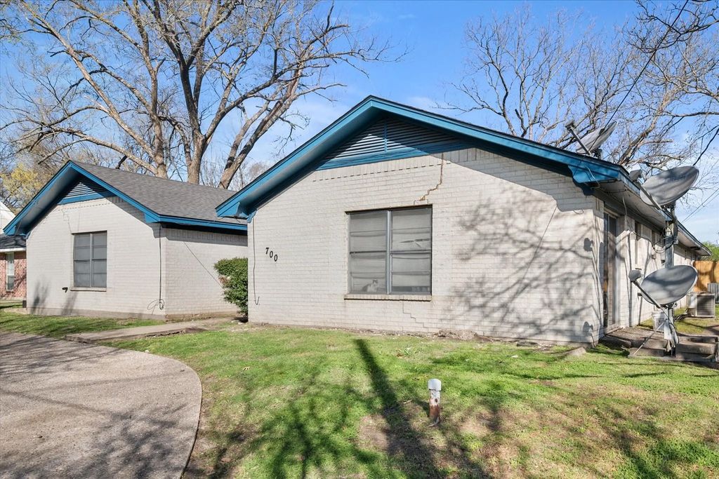 700 W 3rd Avenue, Corsicana