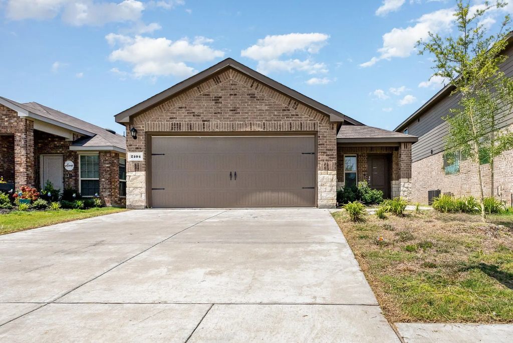 2104 Bailer Way, Royse City