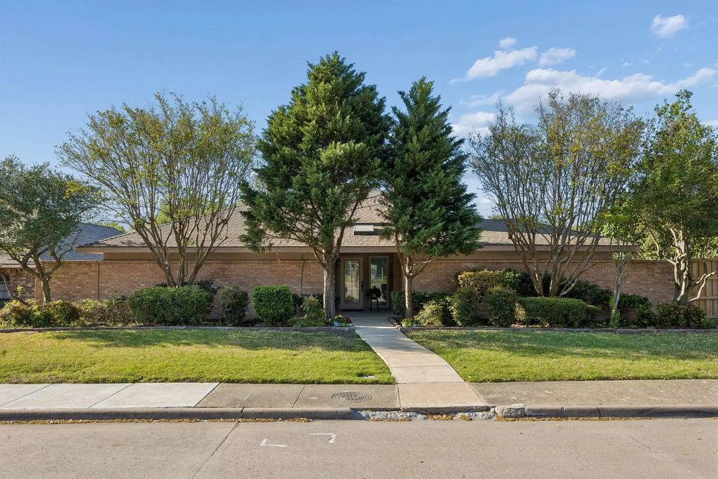 6802 Mccallum Boulevard, Dallas