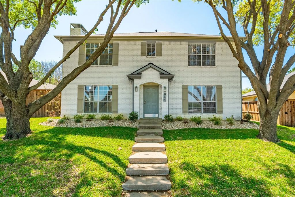 944 Valley View Drive, Lewisville