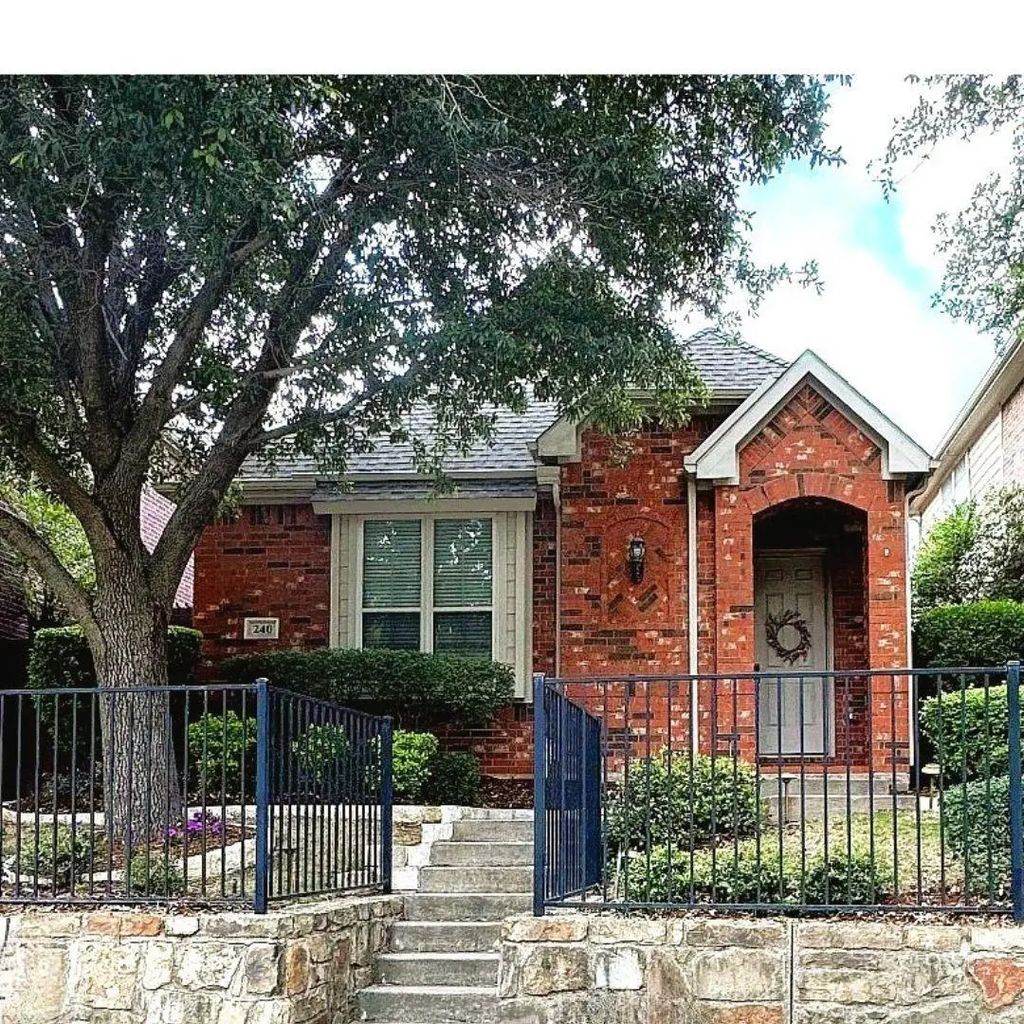 240 Carrington Lane, Lewisville