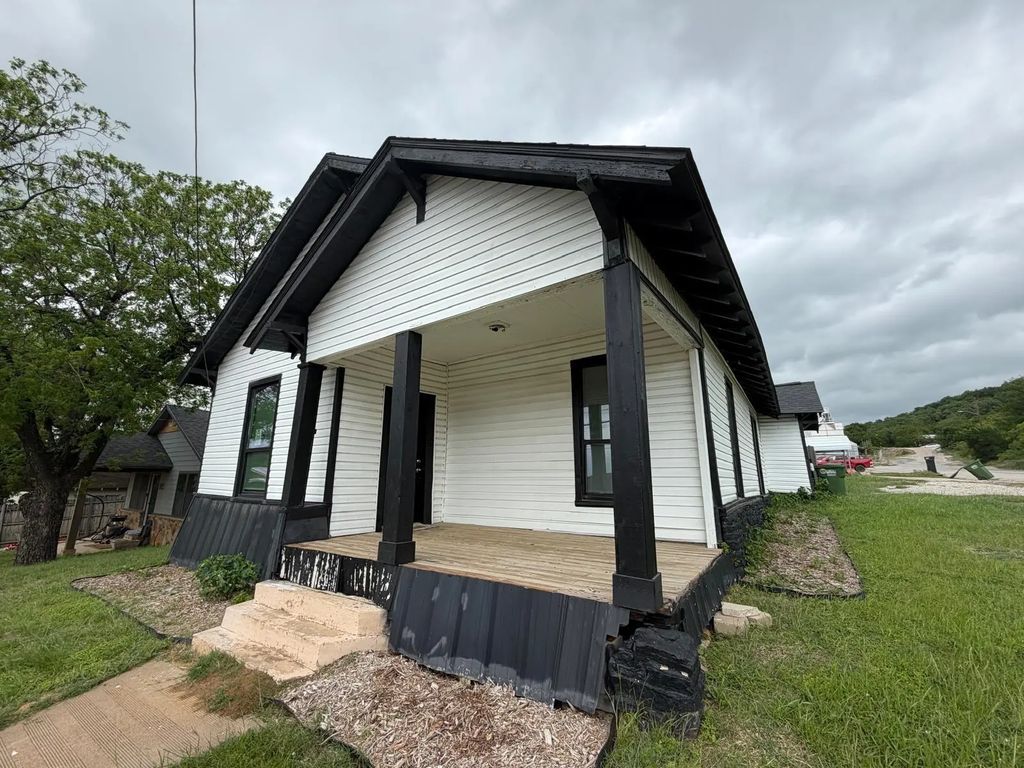 915 Ne 1st Street, Mineral Wells