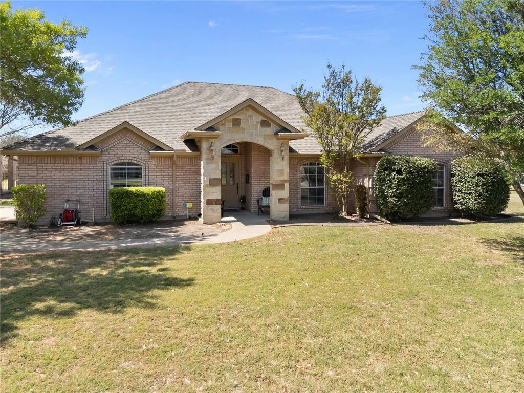 163 Lakeview Drive, Aledo