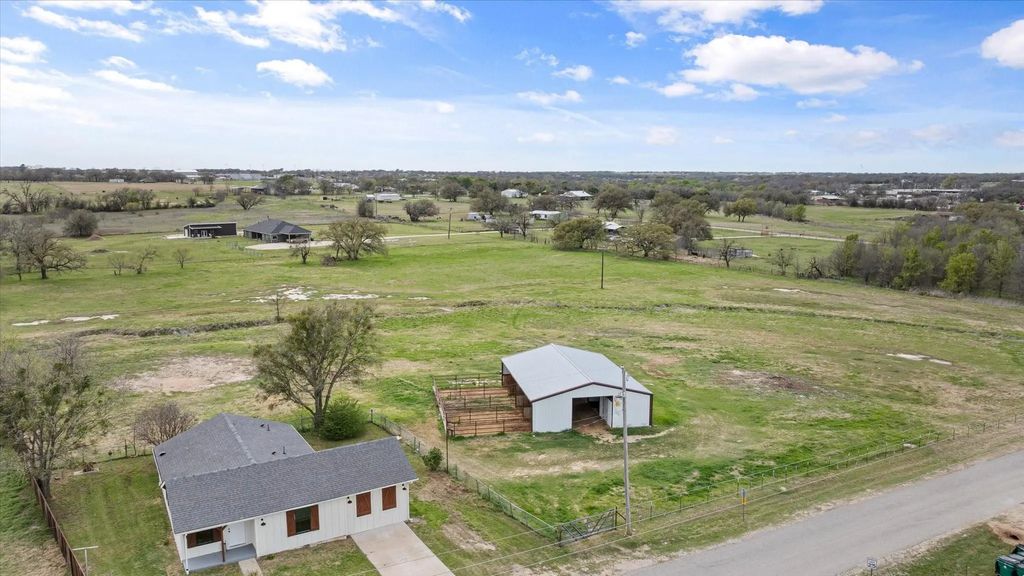 500 Tolar Cemetery Road, Tolar