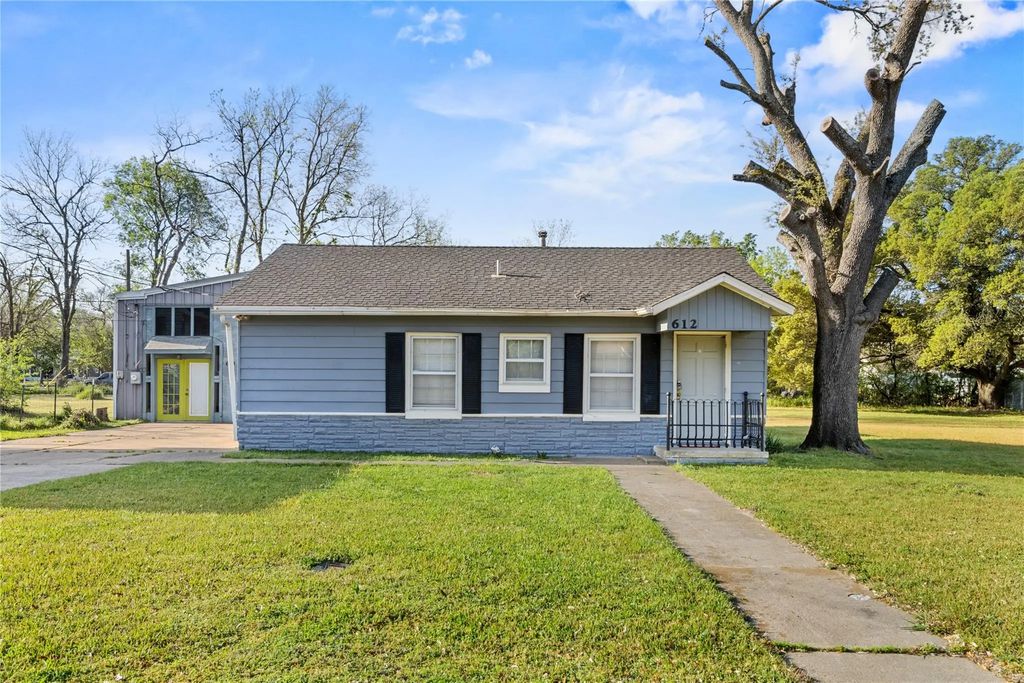 612 Poplar Street, Teague