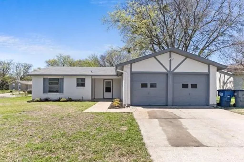 1539 Willowbrook Street, Lancaster