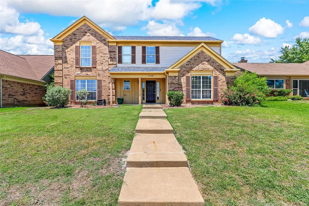 2113 Lavaca Trail, Carrollton