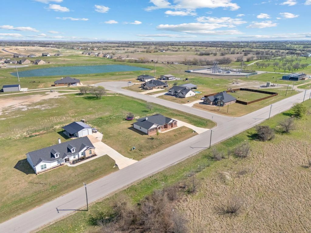 134 Stone Canyon Drive, Rhome