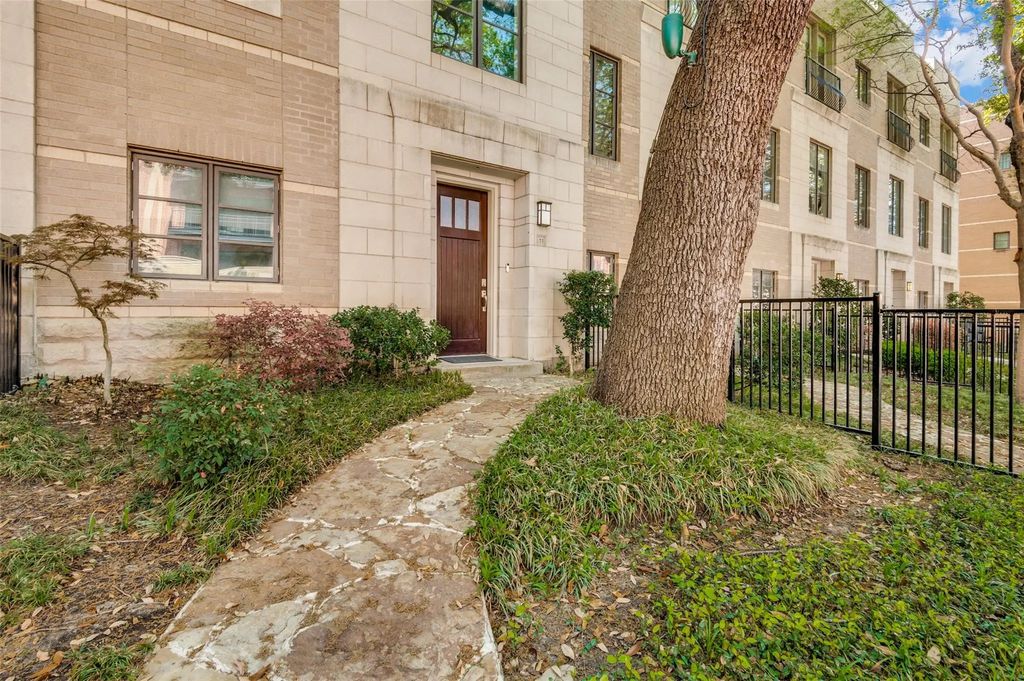3210 Carlisle Street 11, Dallas