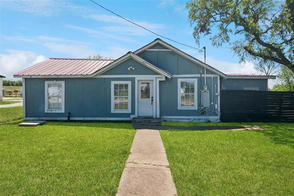 126 Alexander Street, Hillsboro