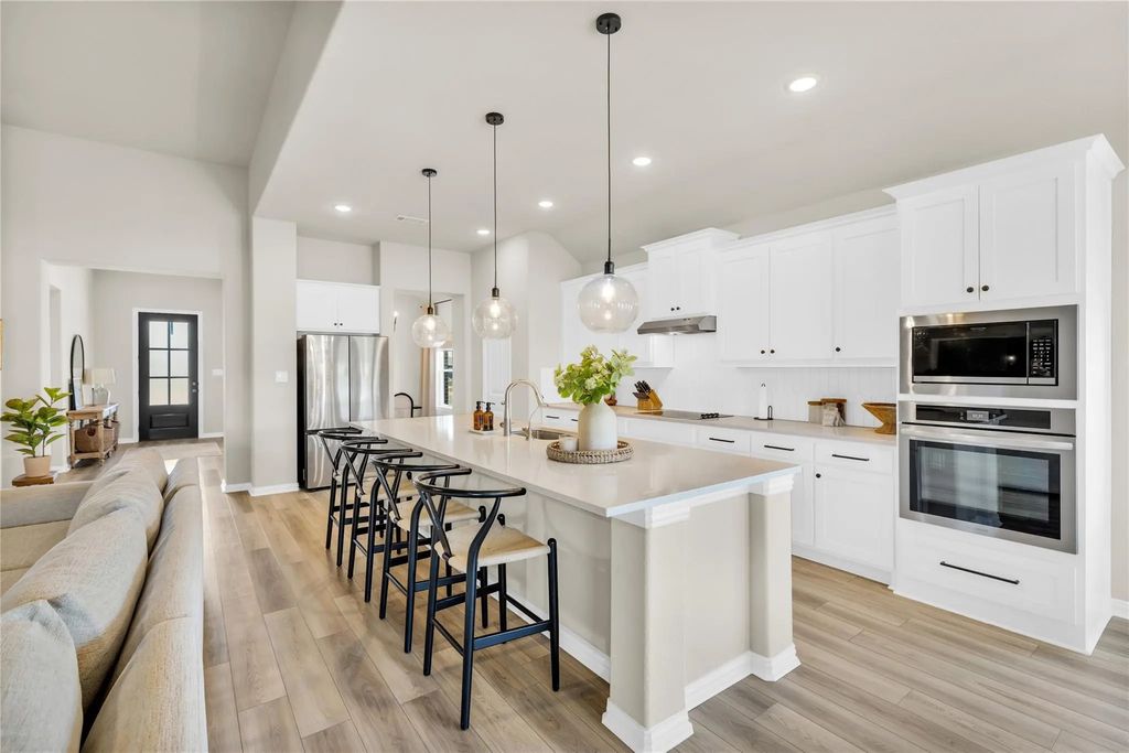 165 Misty Mountain Lane, Rhome