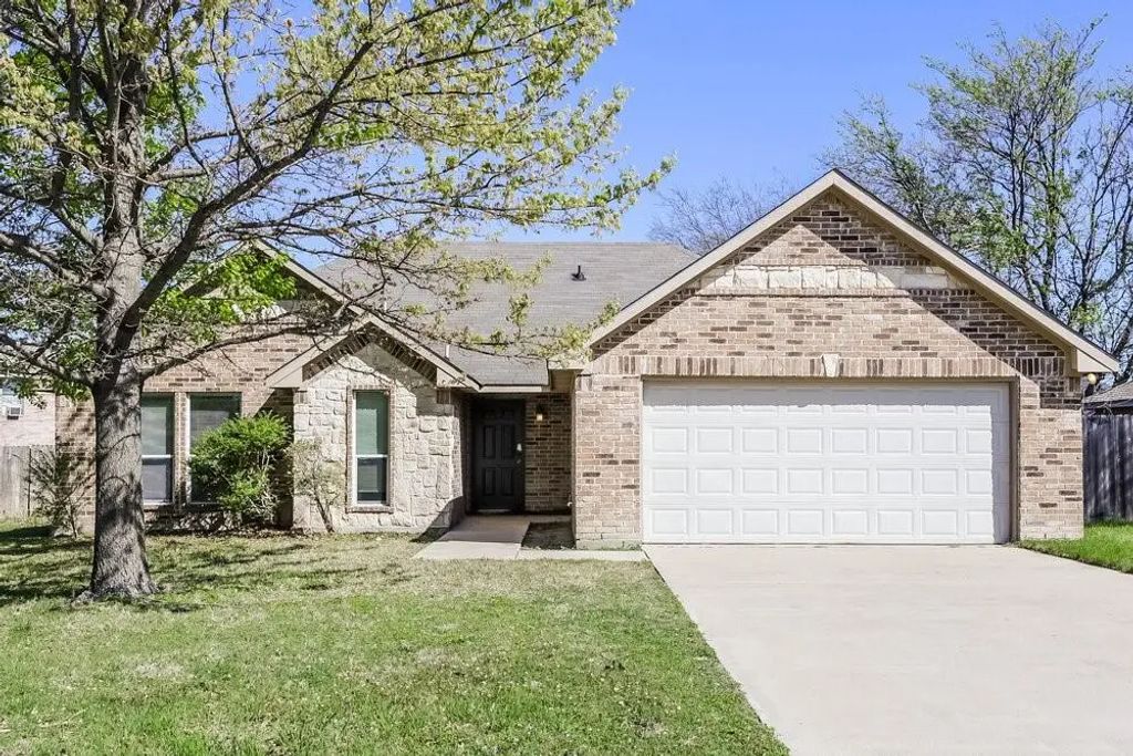 409 Partridge Circle, DeSoto