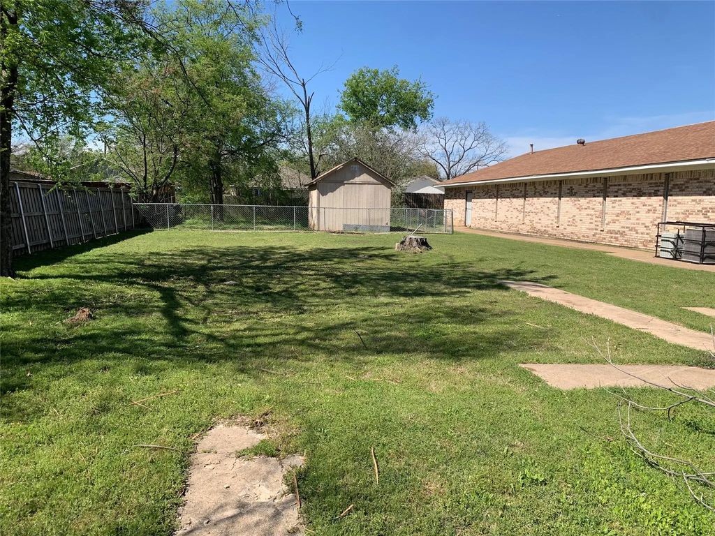 2323 Wilhurt Avenue, Dallas