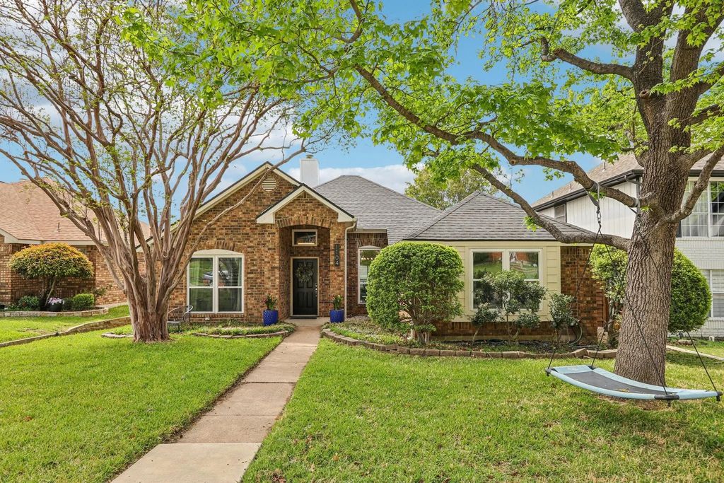 1104 Heather Lane, Carrollton