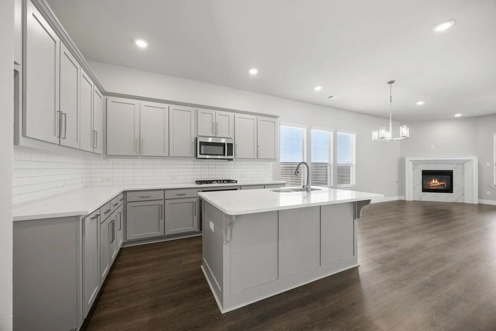 428 Waters Edge Drive 515, Hickory Creek