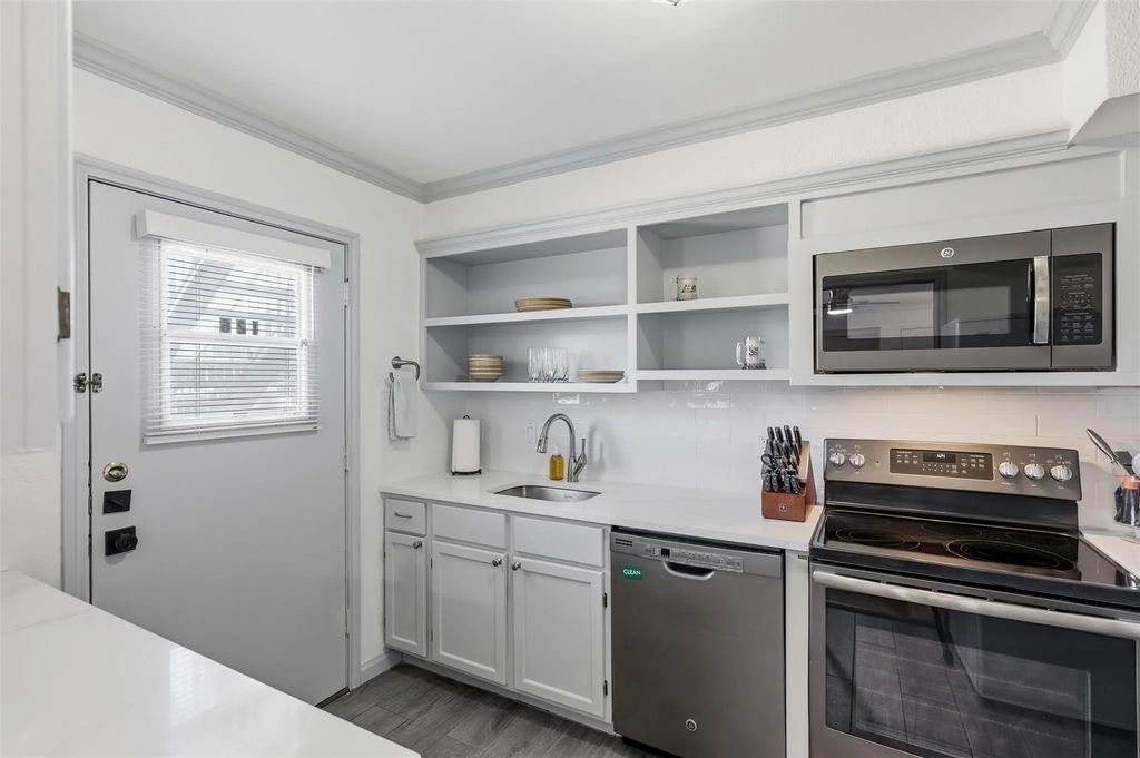 6015 E University Boulevard 126, Dallas