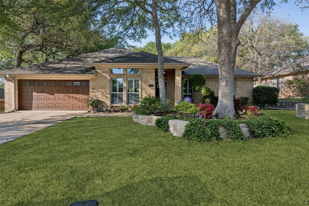 312 Marseille Drive, Hurst
