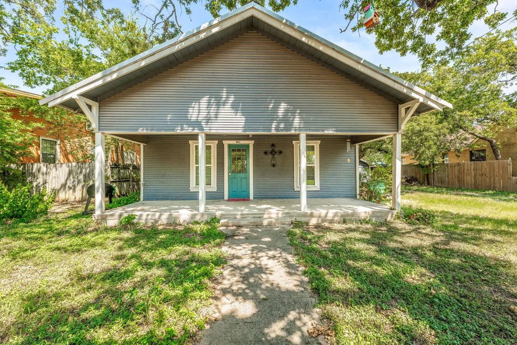 863 N Clinton, Stephenville