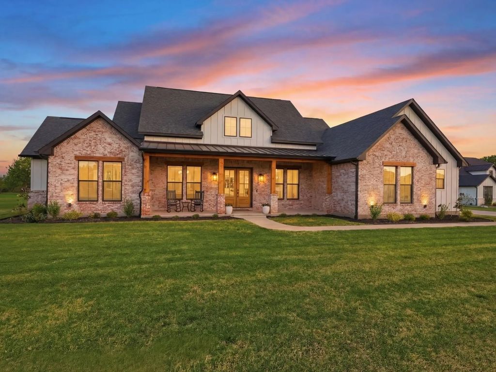 330 Charlie Joseph Drive, Van Alstyne