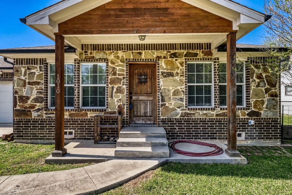 1010 Netherland Drive, Seagoville