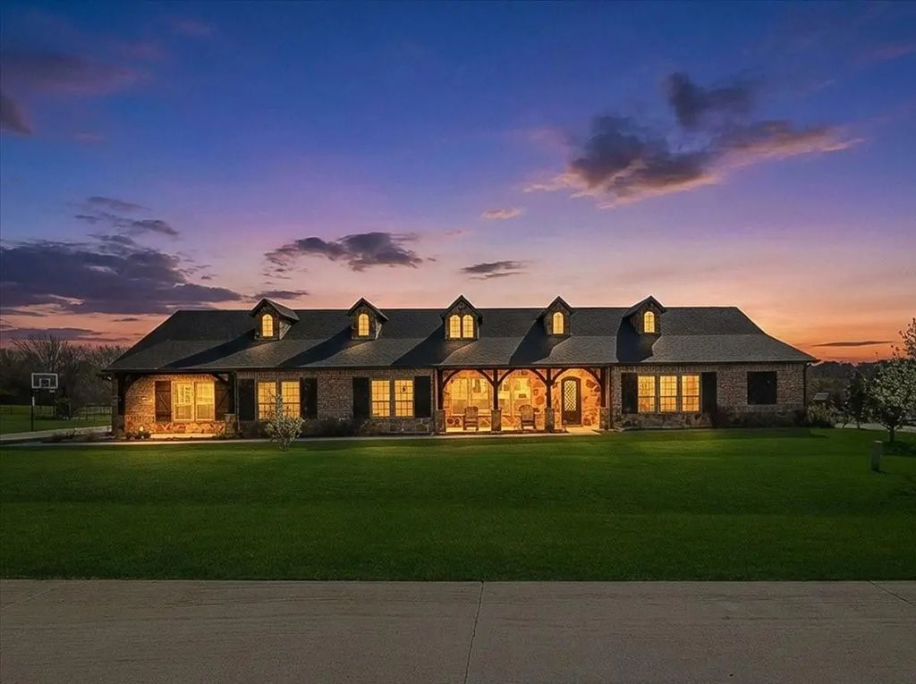 7817 Bella Flora Drive, Fort Worth