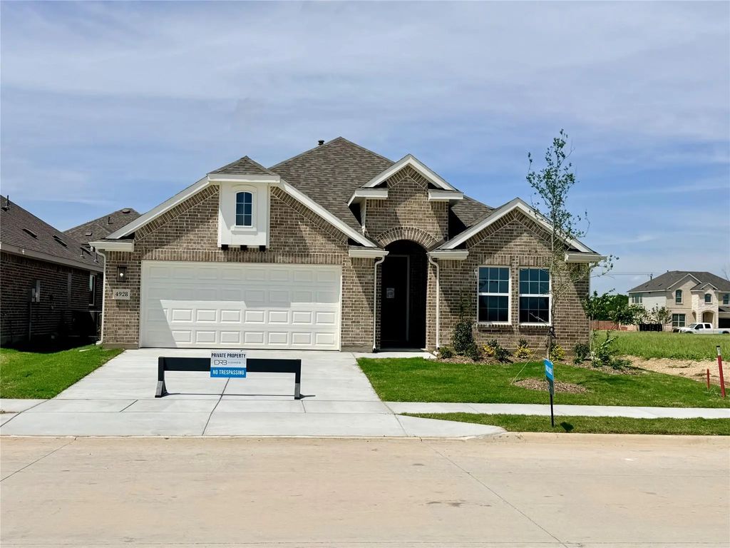 4928 Water Lily Lane, Fort Worth