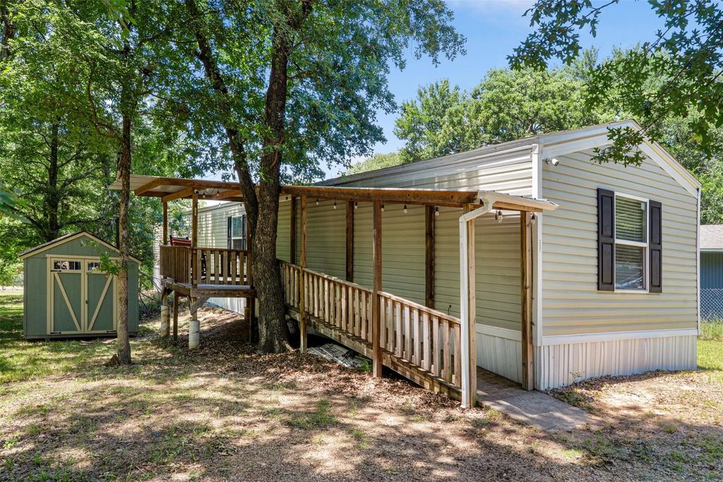 237 Wildwind Street, Gun Barrel City