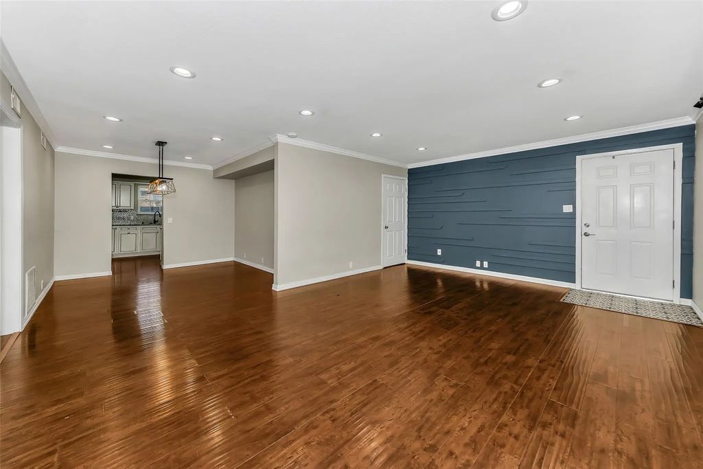 7906 Royal Lane A, Dallas