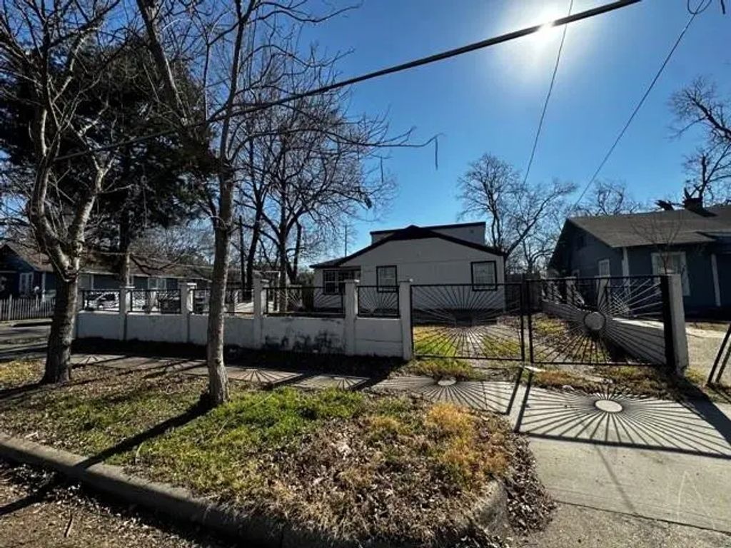 5118 Ash Lane, Dallas
