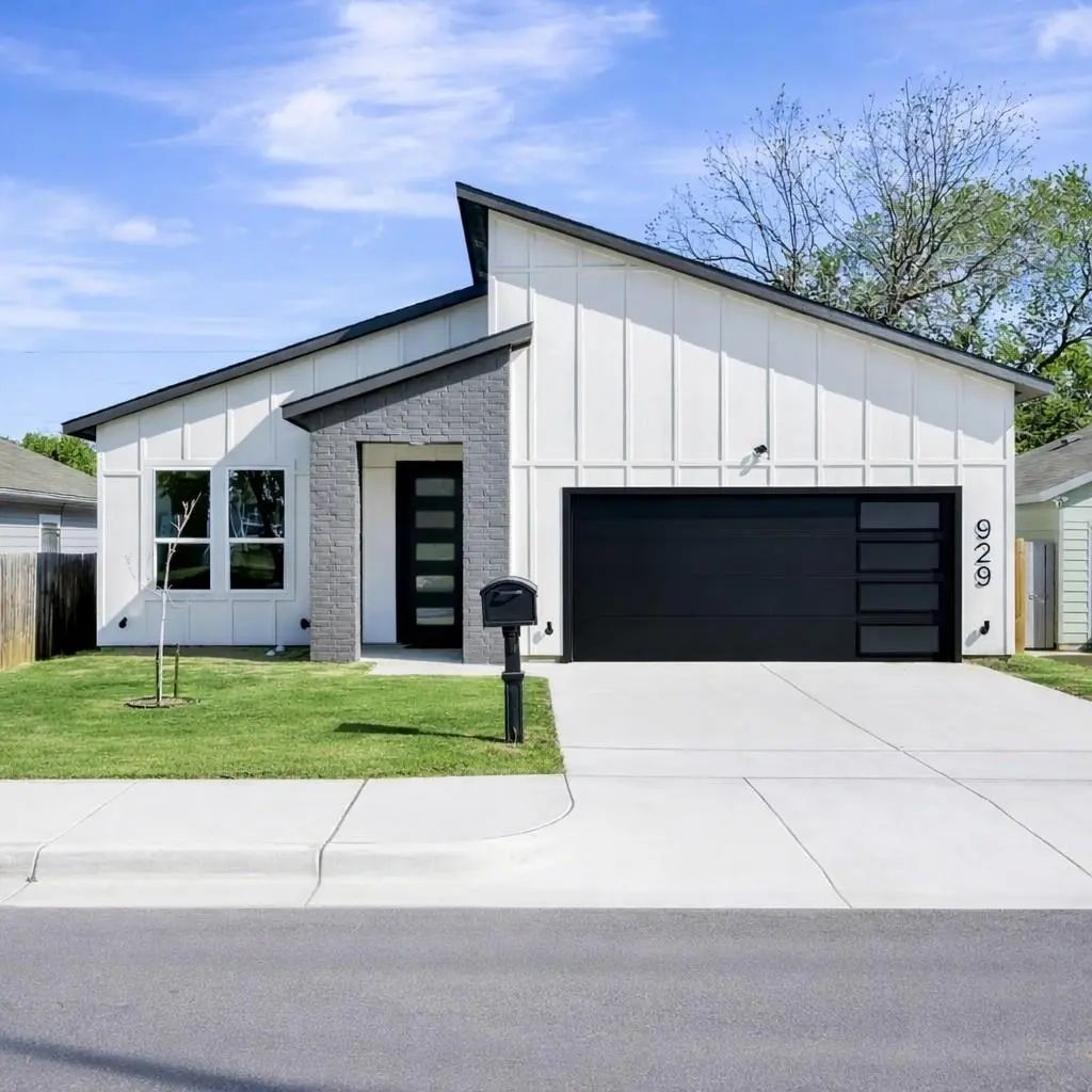 929 E Magnolia Avenue, Fort Worth