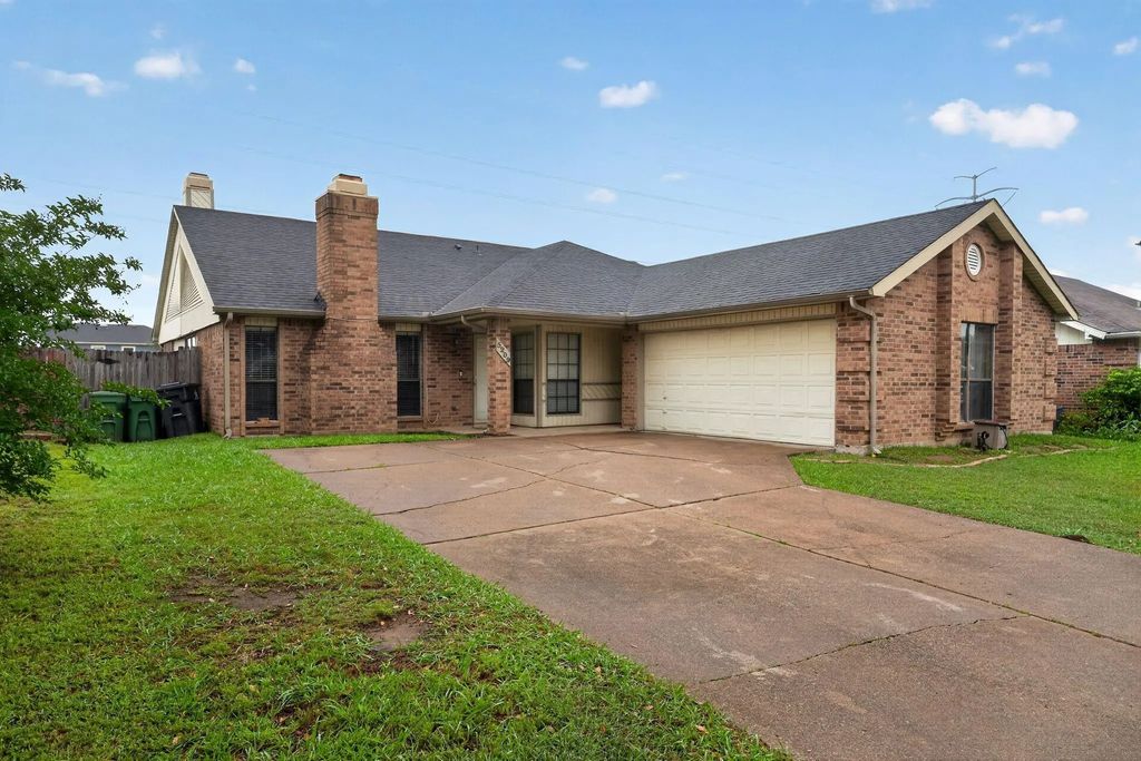 5209 Nocona Lane, Arlington