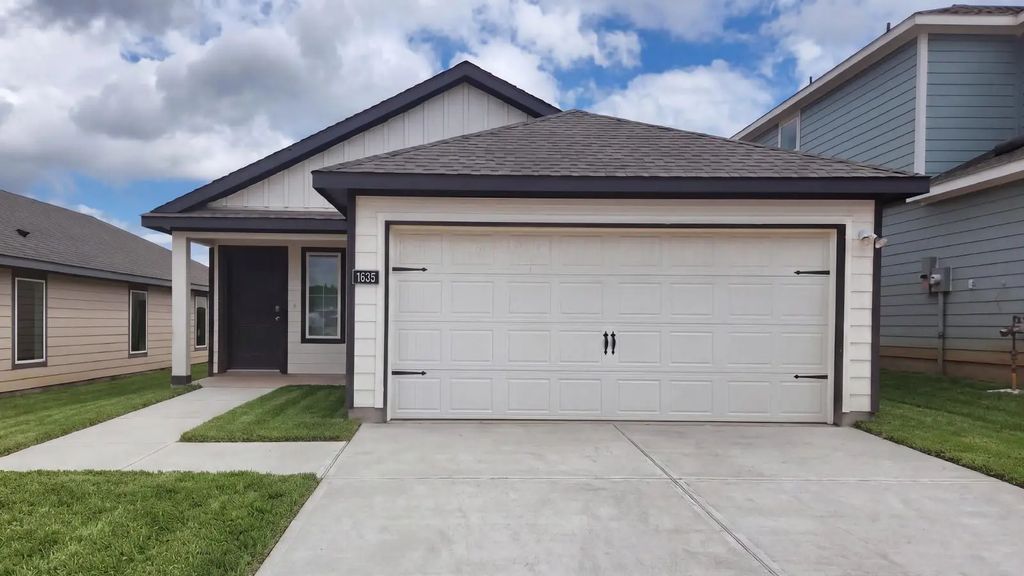 1635 Blaire Drive, Tyler