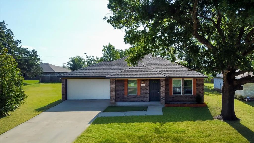 413 Bethlehem Street, Terrell