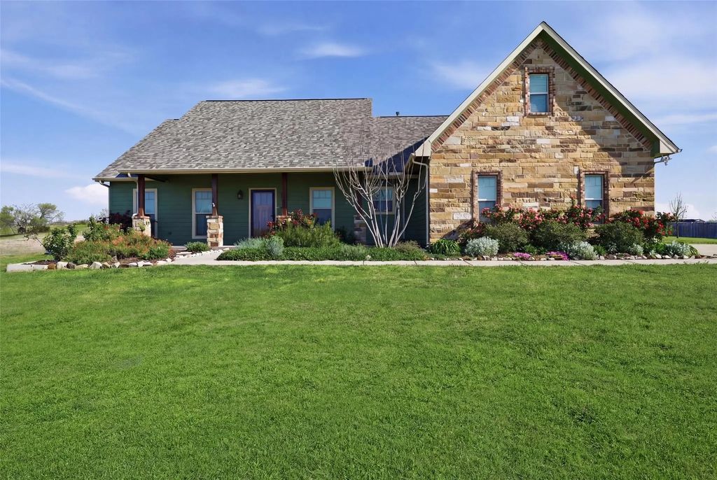 785 Schneider Road, Howe