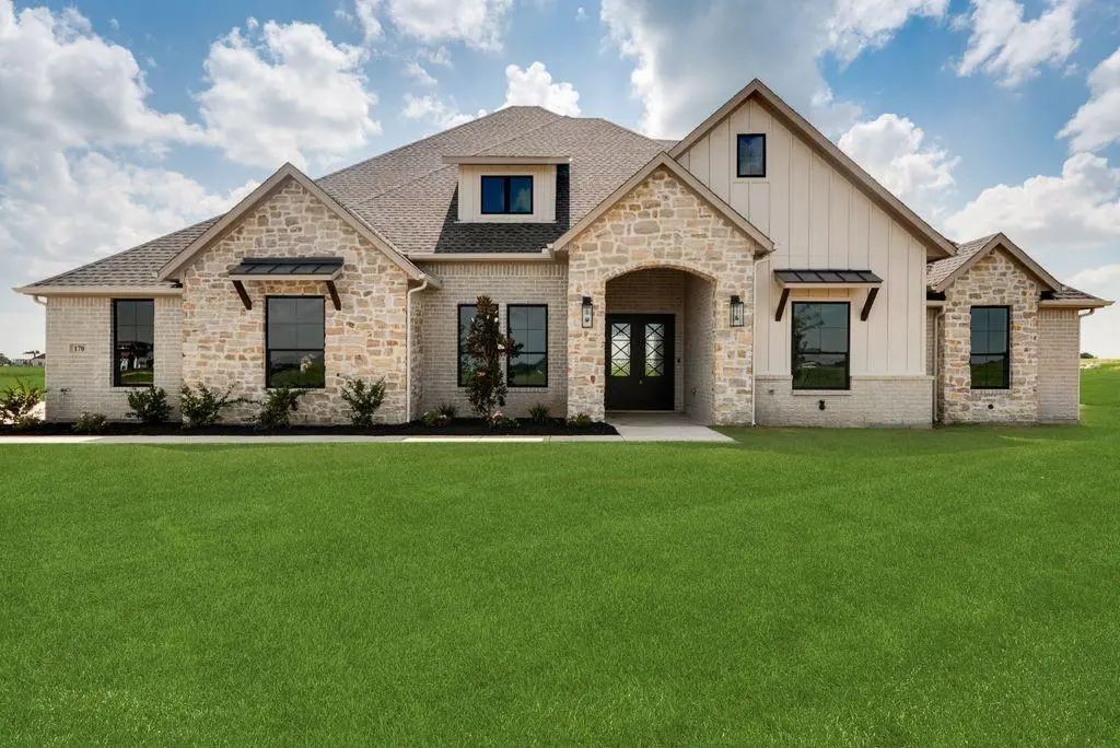 170 Maci Drive, Waxahachie